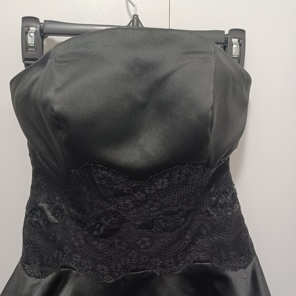 Little Black Dress - Picture 3 of 4